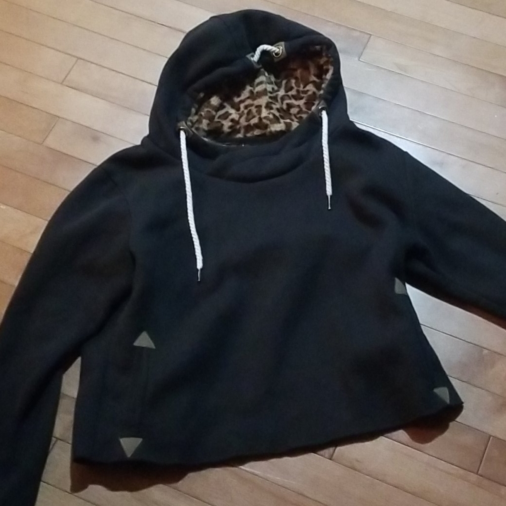 Stylish Lee Hanton hoodie